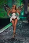 Victoria's Secret 2009/2010 Fashion Show - mashKULTURE Juicy