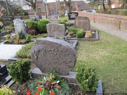 Grab von Jann Redenius (22.08.1933-29.01.2005), Friedhof Osteel - ol651