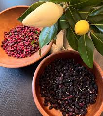 Attēlu rezultāti vaicājumam “Galium palustre fruit”