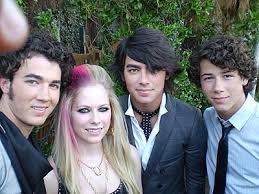 صور jonas brothers Images?q=tbn:ANd9GcTLwzu1FGEe-fM9jH1Na9F4PFqgWOAnl_0j5e-OfZ3AojBgtUQA