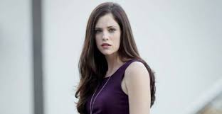 Don\u0026#39;t expect Jessica De Gouw\u0026#39;s role on The CW\u0026#39;s Arrow to become recurring anytime soon. The actress has been chosen to play Mina Harker in NBC\u0026#39;s upcoming ... - JessicaDeGouW