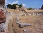File:Larino Amphitheatre. First Century AD.jpg - Wikipedia, the ...