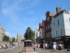 Castle Hill and Queen Victoria - via Daymix