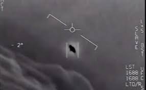 Image result for UFO Ryanair avvista un UFO nel volo Oslo - Bergamo ecco il video in anteprima!!