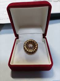 Image result for 弁護士バッジ