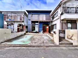 Image result for 武蔵村山市岸2丁目〈中古〉JR八高線「箱根ヶ崎」駅バス６分停歩４分　閑静な住宅地　前面道路が広いのでクルマの運転が苦手な方も車庫入れ楽々！　全居室収納充実！