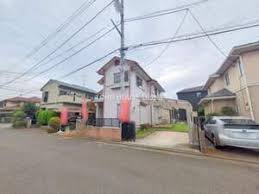 Image result for 武蔵村山市岸2丁目〈中古〉JR八高線「箱根ヶ崎」駅バス６分停歩４分　閑静な住宅地　前面道路が広いのでクルマの運転が苦手な方も車庫入れ楽々！　全居室収納充実！