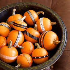 Help with wedding theme... :  wedding help reception purple orange pumpkins centerpeice linens venue Images?q=tbn:ANd9GcTSn2051z0shBPH DZ2Yqat0hTErEHCidr0VppsoZAIHy2vYDOW9g