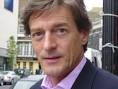 after not seeing kylie i did see nigel havers: DSC04525.jpg he posed nicely - DSC04525