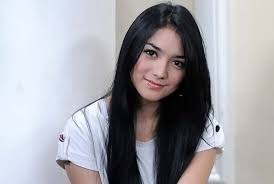 10 Artis Indonesia Tercantik Dan Terpopuler Serta Memiliki ...
