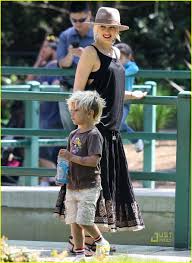 Image result for Queen B by Bumbleride $428 Gwen Stefani and Gavin Rossdale with Kingston and Zuma at the LA zoo