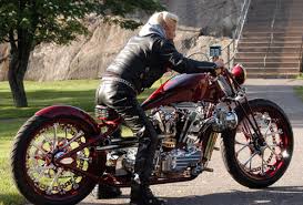 biker build off bikes