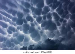 Attēlu rezultāti vaicājumam “Mammatus”