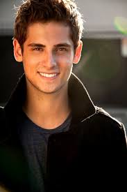 Jean Luc Bilodeau est le fils de Raymond et Barbara Bilodeau. Il a également une sœur nommée Danielle. Il mesure 1,78 m. Jeune, il vivait à Surrey ... - 3176752105_1_4_NMMwXBab