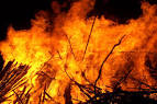 File:Large bonfire.jpg - Wikipedia, the free encyclopedia