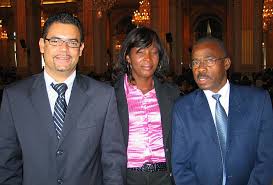 Laurent Bernier avec Annette Partfait, conseillère municipale de Saint-François, et Jean Desjardins, adjoint au maire. - Laurent-Bernier-Anette-Parfait-Jean-Desjardins