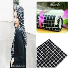 Model Pashmina Monochrome Terbaru Grosir Murah - Bundaku.net