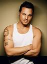 http://www.babble.com/CS/blogs/famecrawler/2008/justin%2520chambers%2520from%2520grey's%2520anatomy-cc.jpg