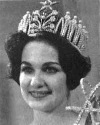 Những nhan sắc đáng nhớ ở MU (1952 -nay) Điểm danh người quen thành công ở Miss International.  (4) - Page 21 Images?q=tbn:ANd9GcTc6hRTiMisgtuMAWRPJEkCm00RDNV5eBmHG0VZzJGmxo9TcB8x6OOEvmsX