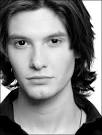 ... de televisión Doctors, interpretando a Craig Unwin, y en Split Decision, ... - 2545164_benbarnes