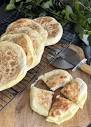 Imeruli Khachapuri - Georgian cheese pies - Cuisinovia
