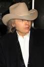Dwight Yoakam Angelina Jolie and Brad Pitt at the Los Angeles premiere of ... - Curious Case Benjamin Button Los Angeles Premiere NKQvgjGdPV3l