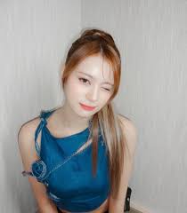 「ニーナ・ユージック」の画像検索結果