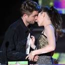 Hollywood Crush     Justin Bieber Selena Gomez Kiss At Billboard