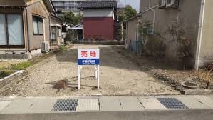 Image result for 中藤2丁目〈売地〉広々426.17㎡（法面含む）上下水道引込済、法面利用価値大、建築条件はございません。お好きなハウスメーカーで建築できます。