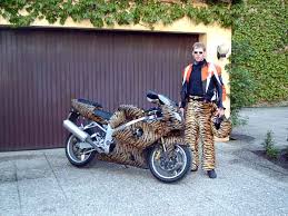 http://t0.gstatic.com/images?q=tbn:ANd9GcTezYJyFWVdhxBqChLl5xvOwzlz5u0ICdY5dTaZ8kzivTOn66X16g