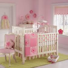 Ayuda con la habitacion de mi bebe Camila! Estoy a dos semanas de dar a luz y aun no termino!