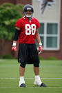 http://lesterslegends.com/wp-content/uploads/2009/07/Tony-Gonzalez-Minicamp.jpg