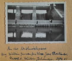 Gisela Janssen, Herbert Klose an der Möhnetalsperre An der Möhnetalsperre am 20.09.1951. Kay, Gisela Janssen, Herr Klose, Jens Rheinländer, Lisa Jochimsen