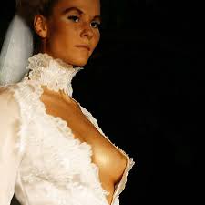 Trends Sexy Wedding Dress - For the Most Attractive Bride 2011/2012