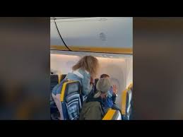Image result for UFO Ryanair avvista un UFO nel volo Oslo - Bergamo ecco il video in anteprima!!