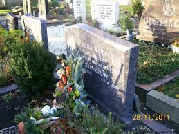 Grab von Jan Kuiper (31.01.1926-09.04.2007), Friedhof Hatzum
