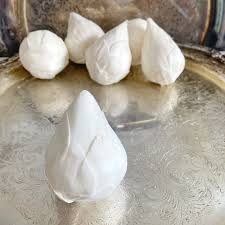 Attēlu rezultāti vaicājumam “Lotus sp. bud”