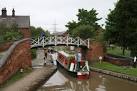 Hawkesbury Stop Lock was constructed to guard against water loss between the - via Daymix