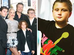 Image result for Queen B by Bumbleride $428 Gwen Stefani and Gavin Rossdale with Kingston and Zuma at the LA zoo