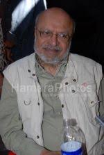 Most viewed/Shyam Babegal at the launch of Mario Miranda exhibition in ... - thumb_Shyam Benegalat the location of film Mahadev Ka Sajjanpur in Cinevistas on Jan 30th 2008 (32)