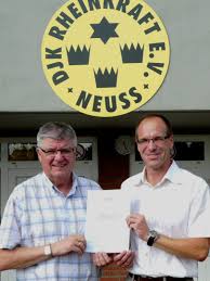 Rolf Knipprath (CDU) nimmt Auszeichnung für DJK Rheinkraft Neuss ...