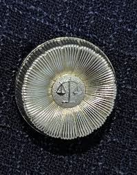 Image result for 弁護士バッジ