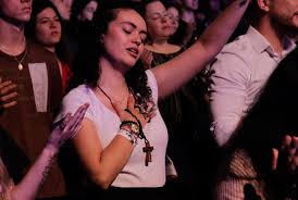 Image result for foto de pessoasrezando