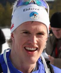 Håvards Taugbøl (over) vant yngste gutteklasse med sluttid ble imponerende 2:45:00. Morten Eide Pedersen, Lillehammer Skiklub (t.h.) vant klasse M25. - Brennet_Morten_Eide_Pederse