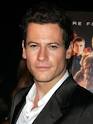 Ioan Gruffudd Image No one dies in Ringer according to Ioan Gruffudd Picture 6