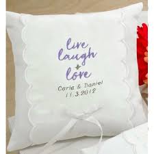 Vaizdo rezultatas pagal užklausą „wedding pillows“