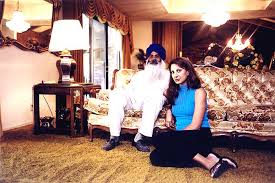 A life ripe as peaches Didar Singh Bains with his daughter in their home in Yuba City, California. In America. How The West Was Won - didar_singh_bains_20100823