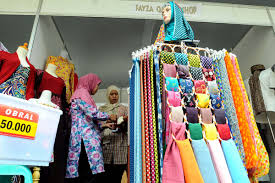 FOTO: Pameran Busana Muslim di Muharram Fest 1434 H Pusdai | Foto ...