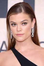 「ニーナ・ユージック」の画像検索結果