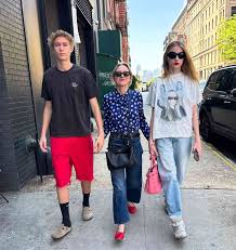 Image result for Maclaren Techno XT Naomi Watts and Liev Schreiber taking a stroll with son, Sasha